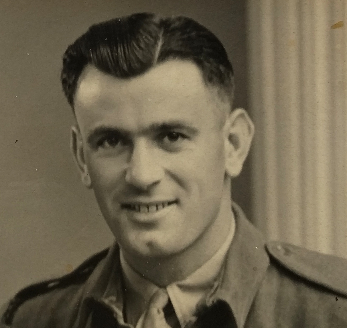 Photo of photos/John Duncan McLennan 1917-1986 portrait